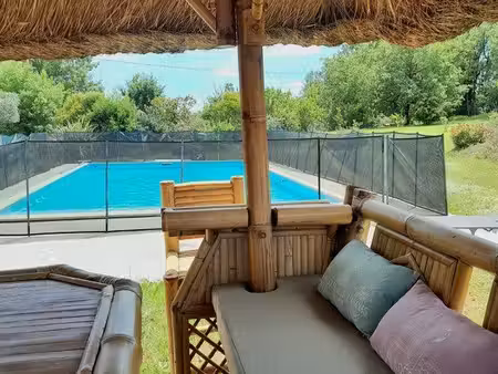 t2 mitoyen avec piscine à la campagne