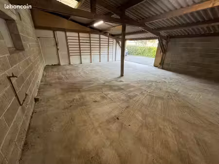 espace de stockage 65m2