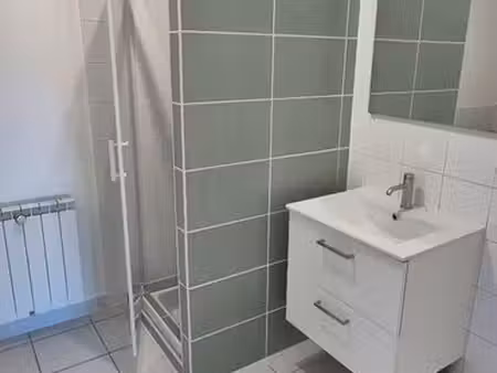 f4 duplex+ cave et balcon privatifs centre les avenières
