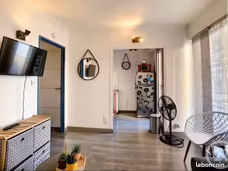 grand studio avec grand balcon nice nord 760+charges