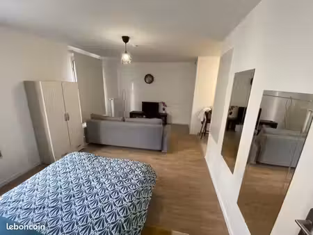 ? studio meublé lumineux — à 1 min à pied de la gare de pontoise