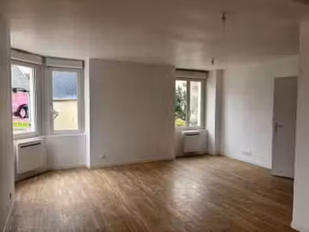 location appartement 2 pièces à scaër (29390) : à louer 2 pièces / 49m² scaër