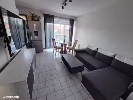 location t2 tennis + piscine au pied du lac de soustons