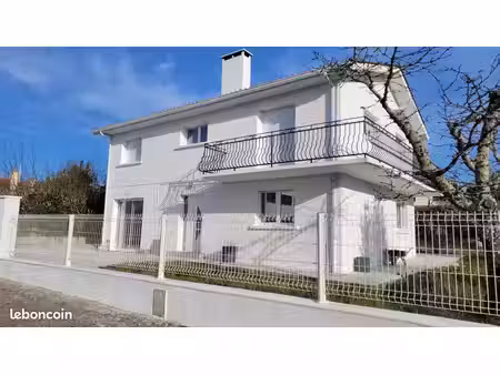 location maison t6 avec jardin 33370