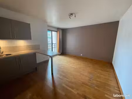 studio 1 pièce 26 m²