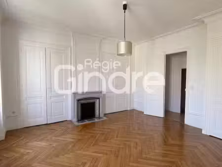 appartement 4 pièces 128 m²