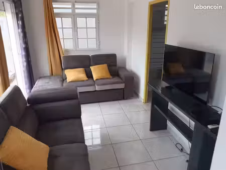 t3 meublé et climatisé avec piscine