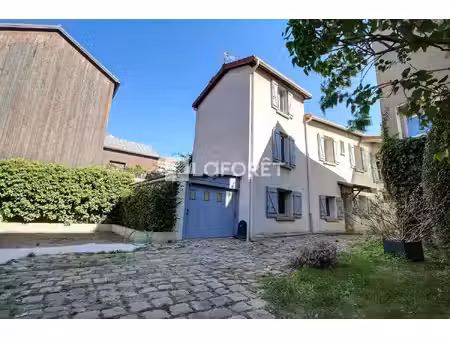 une maison au c?ur de nanterre  à fort potentiel !