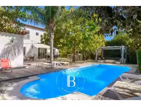 villa de luxe à vendre dans le quartier cap nègre-cap sicié