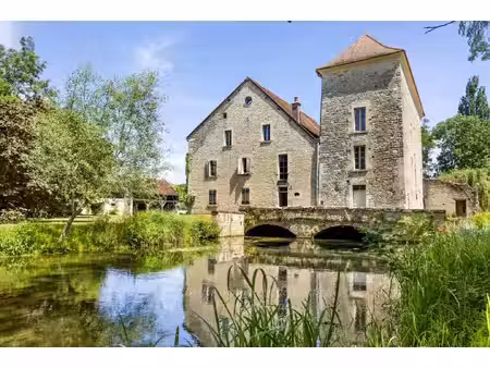 maison de luxe à vendre à ravières