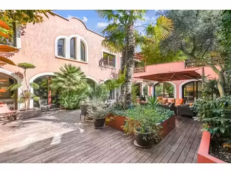 maison de luxe à vendre dans le quartier wilson-rivay