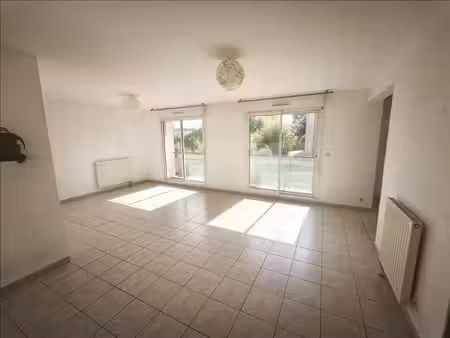 appartement - rdc - 73 m2 - 3 pièces - non meublé