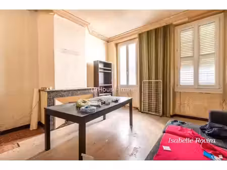 appartement de 4 pièces de 73 m² à toulon quartier basse ville les halles