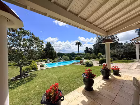 villa golf de teoula 5 pièce(s) 200 m2 + jardins et piscine