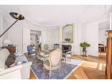 appartement de luxe à vendre dans le quartier clichy-trinité