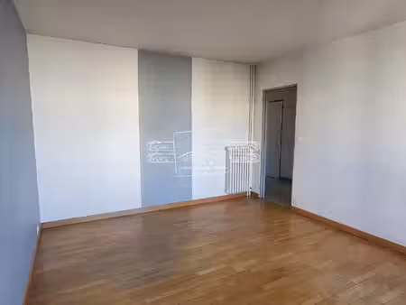 location appartement 2 pièces 49 m² à nantes (44200)