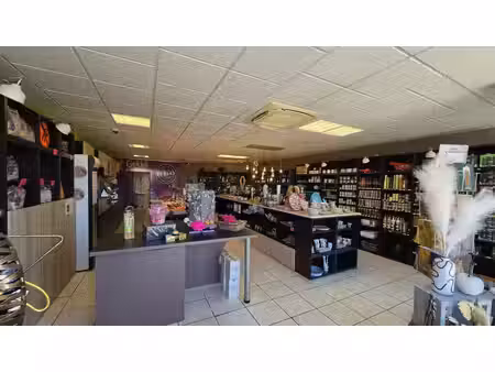 location local d’activités saint cyr sur mer 83270 102m²