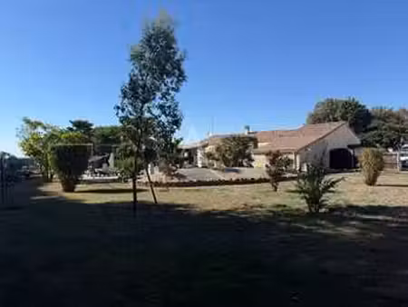 vente maison piscine à la claye (85320) : à vendre piscine / 93m² la claye