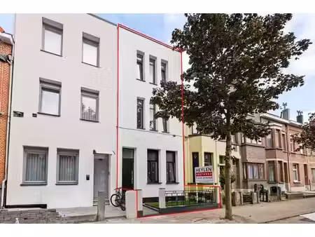 maison de maître de caractère comprenant 5 chambres et un ja