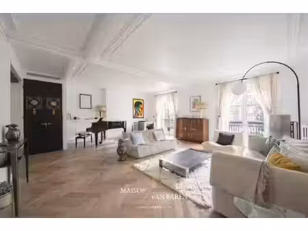 appartement de luxe à vendre dans le quartier hoche-friedland