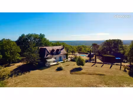 maison de campagne avec 2 gîtes  piscine et panorama exceptionnel sur plus de 4 hectares –