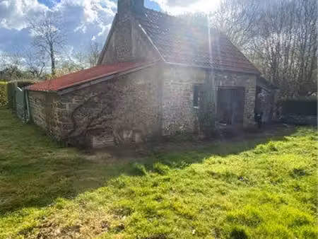 maisonnette en pierre
