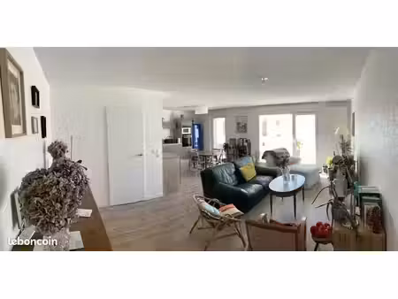 grand t3 de 82m² avec balcon de 19m²