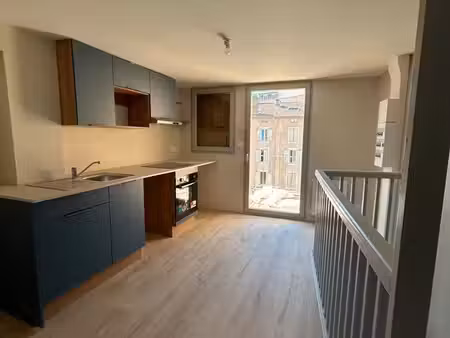 t3 duplex - place des cordeliers - entièrement rénové