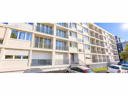 location f4 refait a neuf