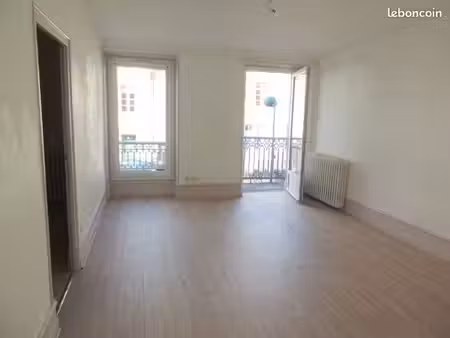 appartement t3/4 tournon centre 80 m2