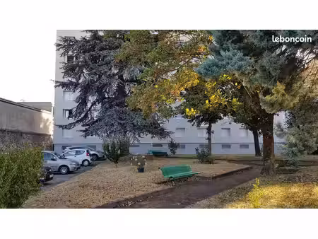 f3 200 mètres de la gare  chauffage inclus et parking fermé