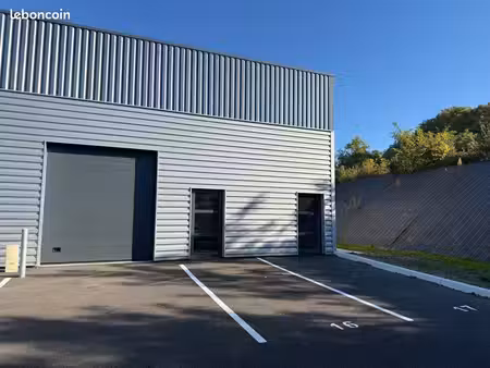 loue entrepôt dépôt hangar neuf 130 m2