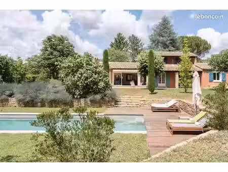 loue maison avec jardin et piscine en meublé - 218m² - au cœur du tholonet