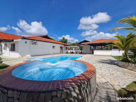 villa 6 pièces 174 m²