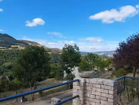 maison avec grand terrain