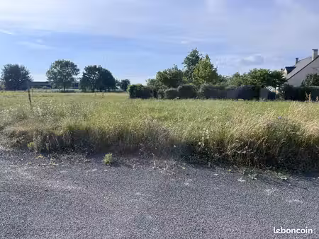 terrain 680 m² montrelais