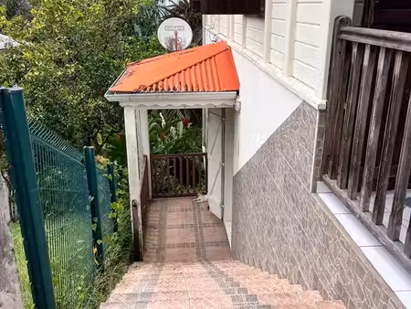 bas de villa à louer f3