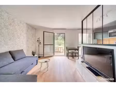 à louer appartement 2 pièces 50 m2 avec terra 50 m2 et parking