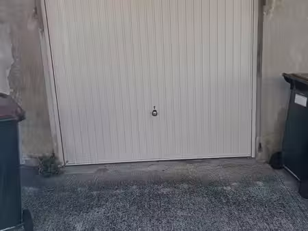 loue garage et jardinet
