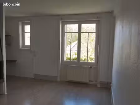 t2 50m2 avec balcon secteur iut et rue piétonne