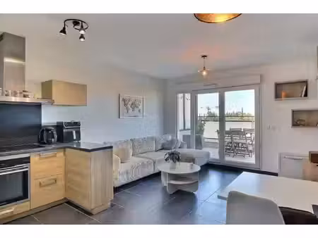 sainte anne---appartement t2 terrasse---immeuble de standi