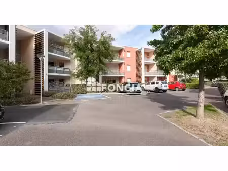 appartement 3 pièces avec 2 places de parkings et terrasse couverte
