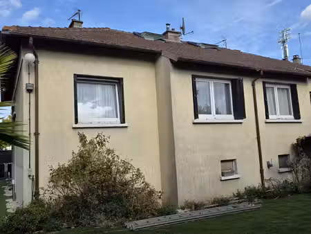grande maison avec dépendance
