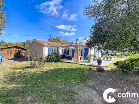 maison de plain-pied 4 pièces projan avec grand terrain clôtur