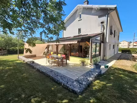 maison 10 pièce(s) 258 m2.piscine
