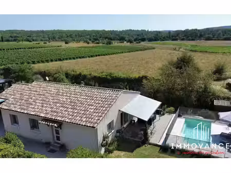 villa t4 récente avec piscine et vue dégagée