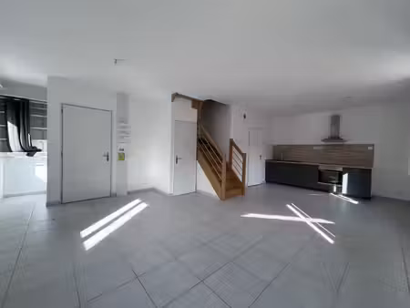 location appartement 4 pièces 60 m² à yzeron (69510)