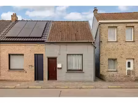 te renoveren woning op mooi perceel van 256m²