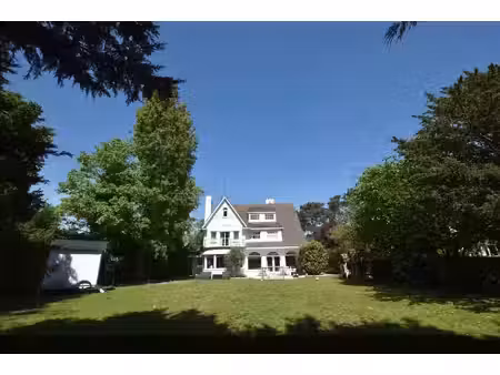 villa op een uitzonderlijk perceel  triple a-locatie in het zoute