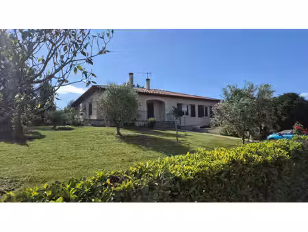 maison indiduelle dans parc de 5800m²